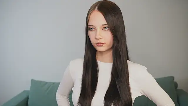 MaryannaOrgan online show from December 5, 2025, 5:09 pm