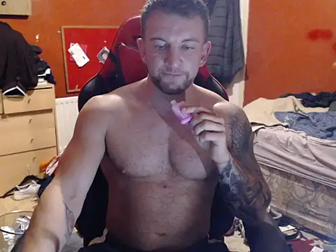 Snapshot of kiltedbody chatting on November 24, 2025, 6:51 pm kiltedbody online show from November 24, 2025, 6:51 pm