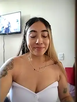 Manuela Velvet online show from December 1, 2025, 3:06 pm