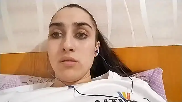 Snapshot of LexusLady chatting on December 4, 2025, 7:00 pm LexusLady online show from December 4, 2025, 7:00 pm