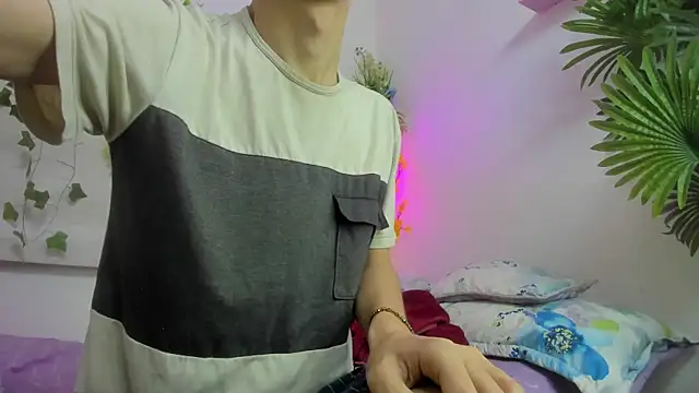 AngelSlimm online show from December 4, 2025, 3:49 am