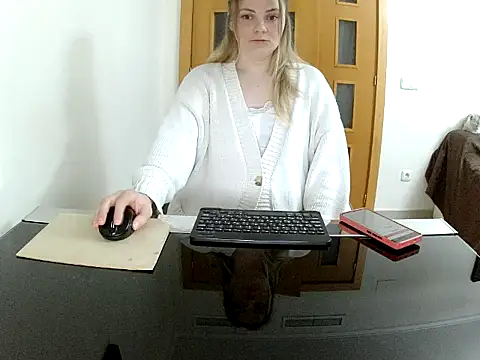 Snapshot of Adelyxveex chatting on November 29, 2025, 11:19 pm Adelyxveex online show from November 29, 2025, 11:19 pm