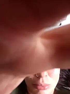   Aysha online show from December 2, 2025, 8:04 pm