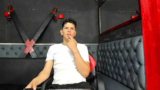 Erick white online show from December 16, 2025, 2:44 pm