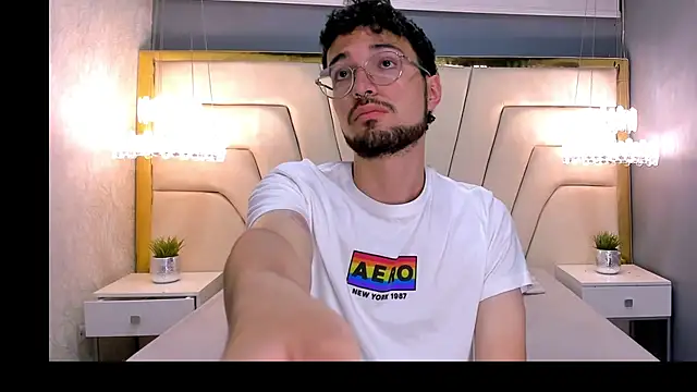 JonnyGreey online show from November 29, 2025, 7:50 pm