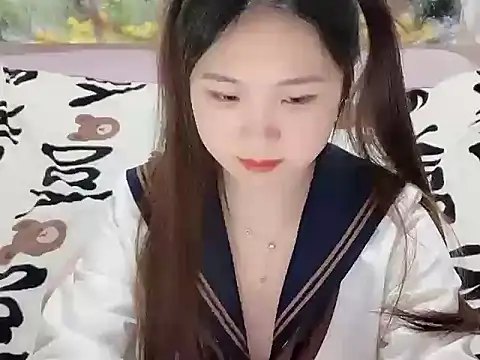 Poppy13 online show from November 27, 2025, 1:13 pm