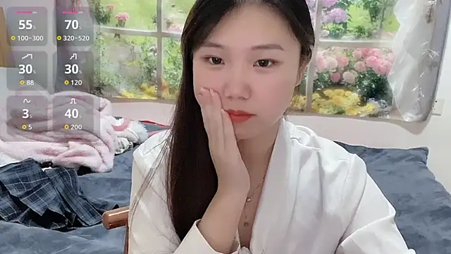 Poppy13 online show from December 4, 2025, 2:04 pm