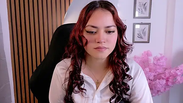 Snapshot of melany-_- chatting on December 15, 2025, 12:15 am melany- - online show from December 15, 2025, 12:15 am