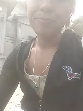 tieutam122 online show from December 3, 2025, 7:38 am