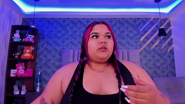 AlyzzandreRouge online show from December 2, 2025, 12:32 pm