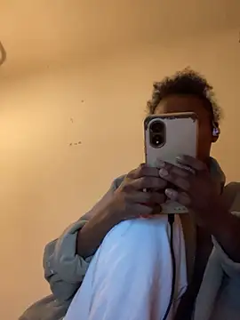    Hannah    online show from December 1, 2025, 10:04 pm