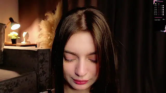 Snapshot of Sara_Kinsly chatting on December 14, 2025, 10:53 am Sara Kinsly online show from December 14, 2025, 10:53 am