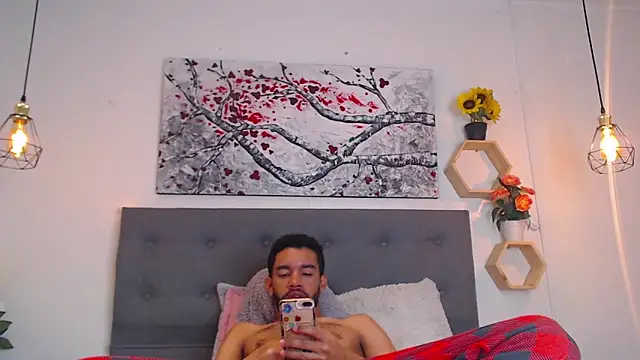 Andressbigcock   online show from December 4, 2025, 2:37 pm