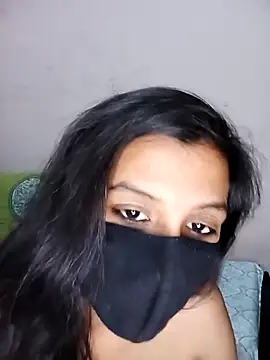 your-Mia07 online show from December 3, 2025, 1:53 pm