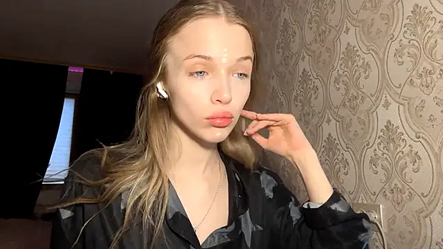 Snapshot of AshlyPalas chatting on November 27, 2025, 10:39 am AshlyPalas online show from November 27, 2025, 10:39 am