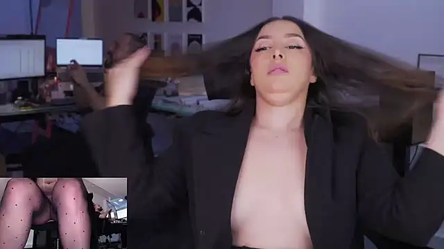 Snapshot of _KimberlyClars_ chatting on December 3, 2025, 8:07 pm KimberlyClars online show from December 3, 2025, 8:07 pm