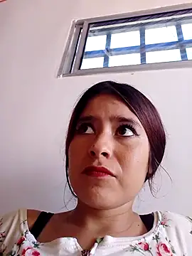 SabrinitaHot09 online show from December 5, 2025, 2:36 pm