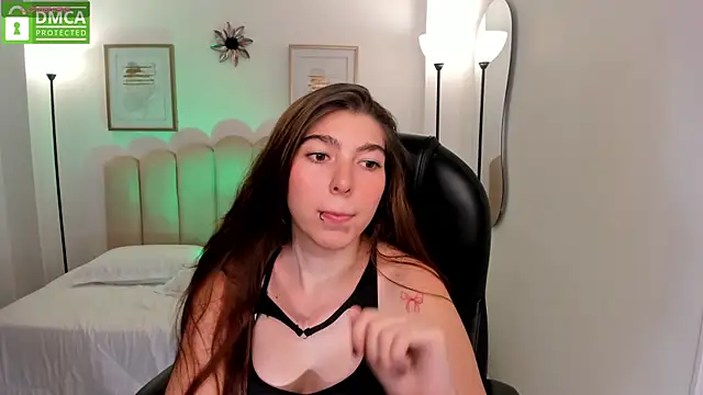 valeryn darter online show from December 3, 2025, 8:40 pm