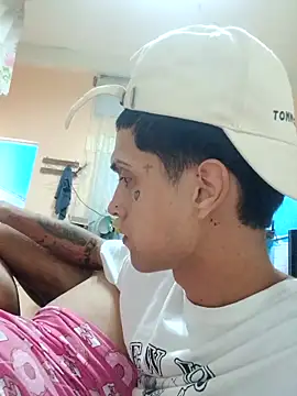 KingWhitexxx online show from December 2, 2025, 4:40 am