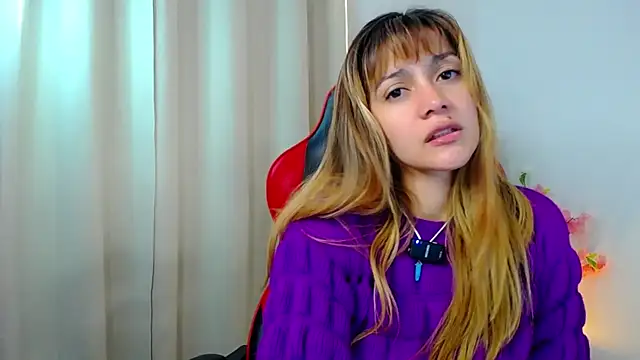 Snapshot of __PrettyWoman__ chatting on December 19, 2025, 9:22 pm PrettyWoman online show from December 19, 2025, 9:22 pm