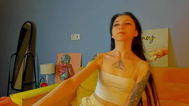 Snapshot of Ellen_Hops chatting on December 3, 2025, 4:20 am Ellen Hops online show from December 3, 2025, 4:20 am