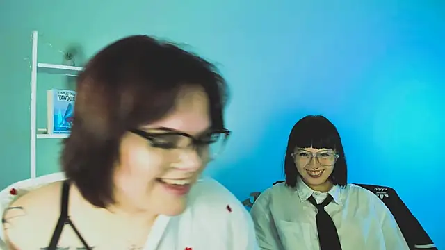 Snapshot of mira_cool_ chatting on December 2, 2025, 7:42 pm mira cool online show from December 2, 2025, 7:42 pm