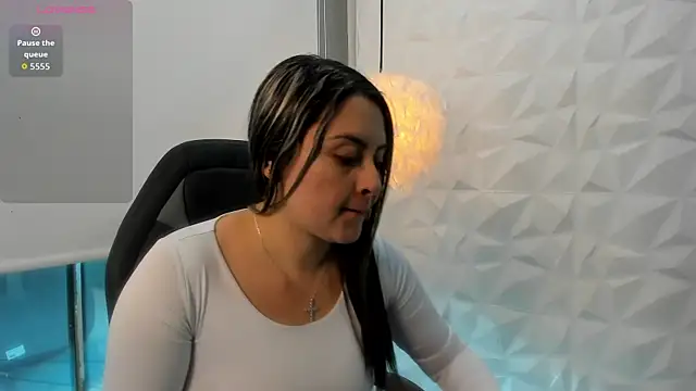 AuraDoll  online show from December 4, 2025, 12:36 pm