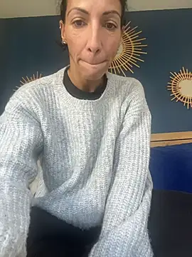 Snapshot of Soniaxxx31 chatting on November 27, 2025, 12:18 pm Soniaxxx31 online show from November 27, 2025, 12:18 pm