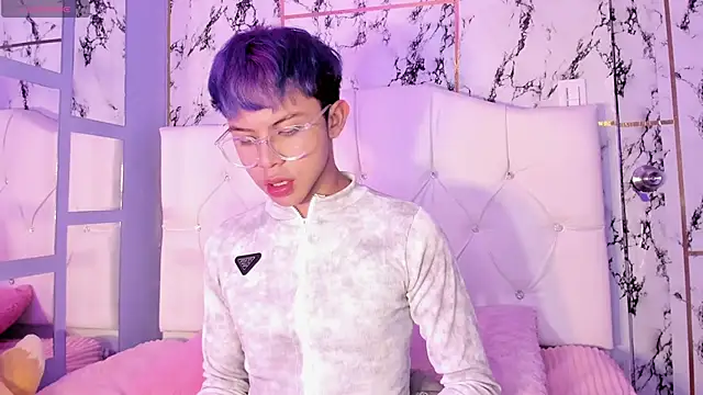 Snapshot of Prince_Apolo chatting on December 2, 2025, 9:43 pm Prince Apolo online show from December 2, 2025, 9:43 pm