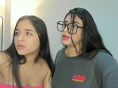 Snapshot of ROUS_SWEET_ chatting on December 2, 2025, 1:55 am ROUS SWEET online show from December 2, 2025, 1:55 am