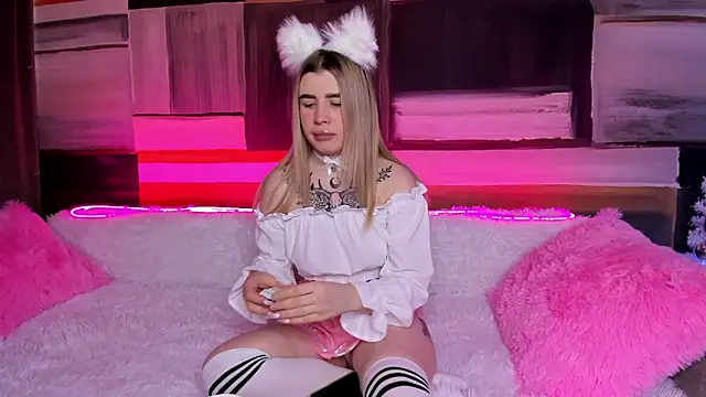 Snapshot of Malia1Taylor chatting on December 17, 2025, 7:25 am Malia1Taylor online show from December 17, 2025, 7:25 am