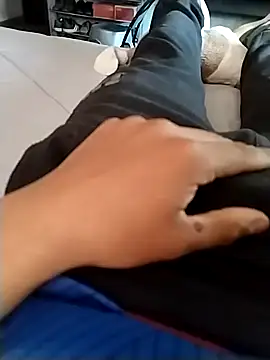 Snapshot of Yordivil1 chatting on December 3, 2025, 8:51 pm Yordivil1 online show from December 3, 2025, 8:51 pm