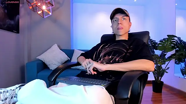 Bastthianxxx online show from November 30, 2025, 11:36 am