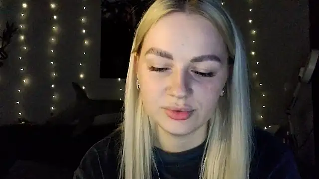 Whitehex666 online show from December 4, 2025, 4:38 pm