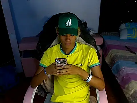 silverspice  online show from December 2, 2025, 5:35 am