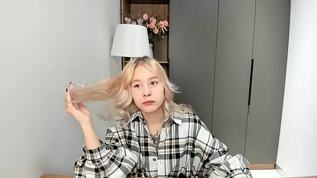 Snapshot of AunclreaVache chatting on November 30, 2025, 10:41 am AunclreaVache online show from November 30, 2025, 10:41 am