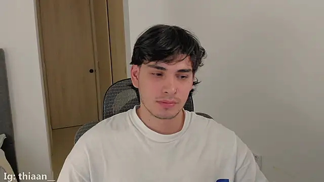 Snapshot of thiaann chatting on November 30, 2025, 1:31 am thiaann online show from November 30, 2025, 1:31 am