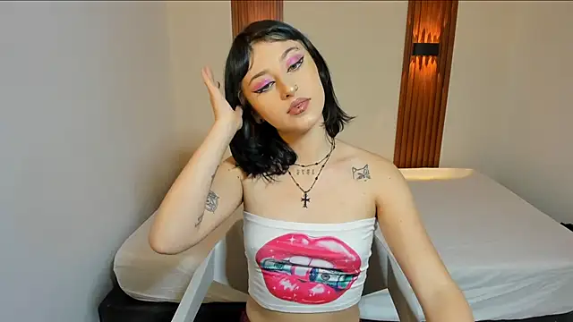 Snapshot of OliviaWolf3 chatting on December 4, 2025, 2:54 am OliviaWolf3 online show from December 4, 2025, 2:54 am