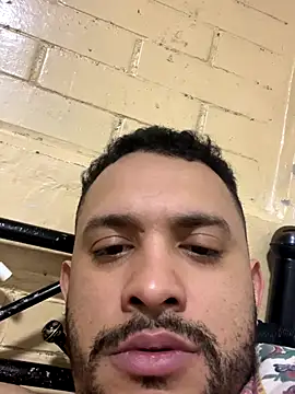 Eduardowkx online show from November 28, 2025, 9:23 am