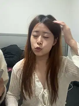 xiaohui660 online show from November 30, 2025, 5:17 pm