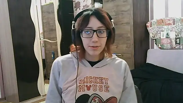 AmandaGimenez online show from December 4, 2025, 10:13 am