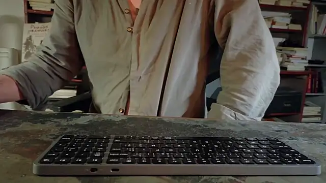 diogene11 online show from December 2, 2025, 1:55 am