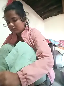 Snapshot of Monka_cute34 chatting on December 16, 2025, 2:38 am Monka cute34 online show from December 16, 2025, 2:38 am