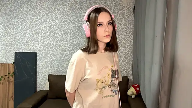 EvaLoveer online show from December 2, 2025, 11:04 am