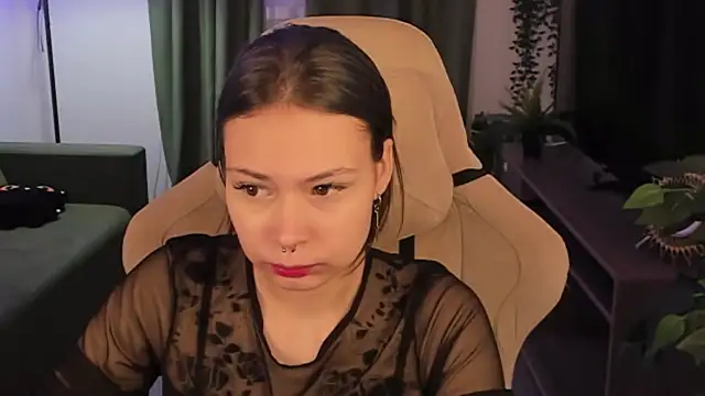 Snapshot of ReikoAckerman chatting on December 15, 2025, 5:44 am ReikoAckerman online show from December 15, 2025, 5:44 am