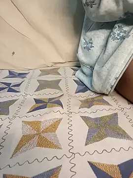 Snapshot of DIKLOOVERR chatting on December 22, 2025, 11:57 pm DIKLOOVERR online show from December 22, 2025, 11:57 pm