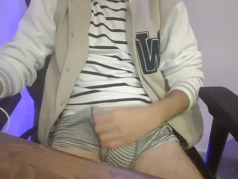 Snapshot of dark_blue90 chatting on December 2, 2025, 11:04 am dark blue90 online show from December 2, 2025, 11:04 am