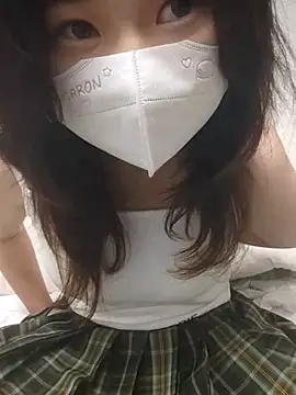 Snapshot of miniiceyya chatting on December 2, 2025, 5:35 am miniiceyya online show from December 2, 2025, 5:35 am