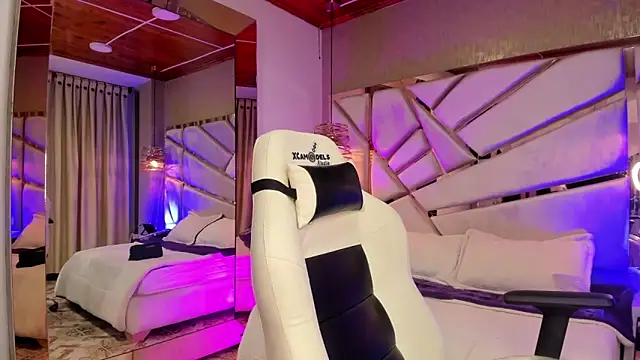 Ivonne 444 online show from December 2, 2025, 1:05 pm