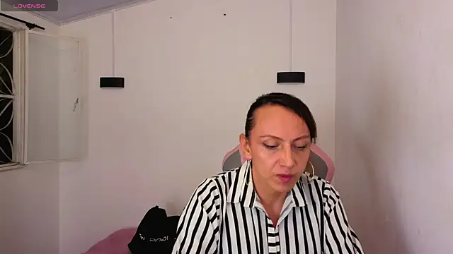 Snapshot of Ivonne_ferrer__ chatting on December 2, 2025, 3:12 am Ivonne ferrer online show from December 2, 2025, 3:12 am